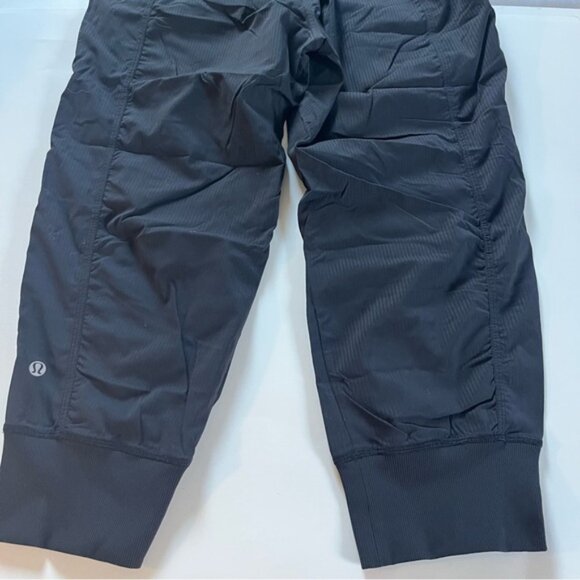 Lululemon studio crops - Picture 3 of 4